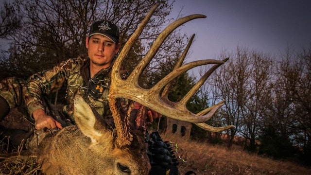 S2E16: 160″ Buck from Bale Blind, Kansas Bowhunting