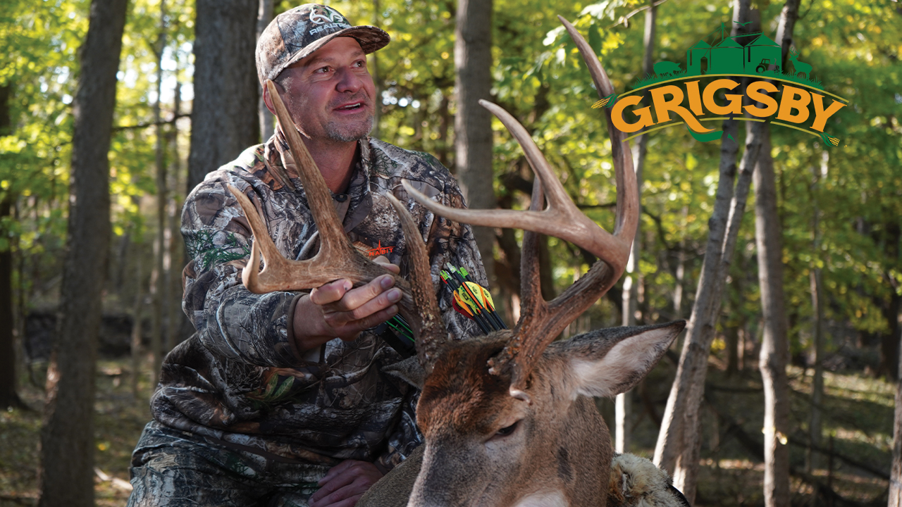 Ben McDonald Rattles in a Giant 8-Pointer | Pre-Rut Deer Hunting | Grigsby