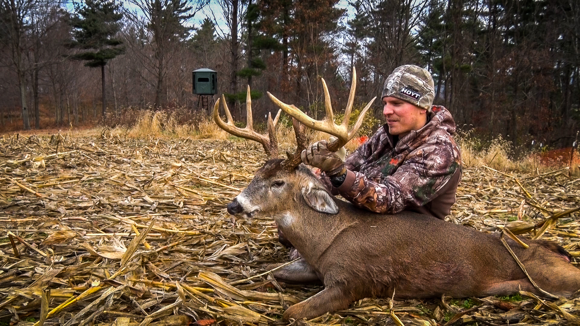 S2E20: Gnarly Ohio Giant, Urban Zone Bow Buck