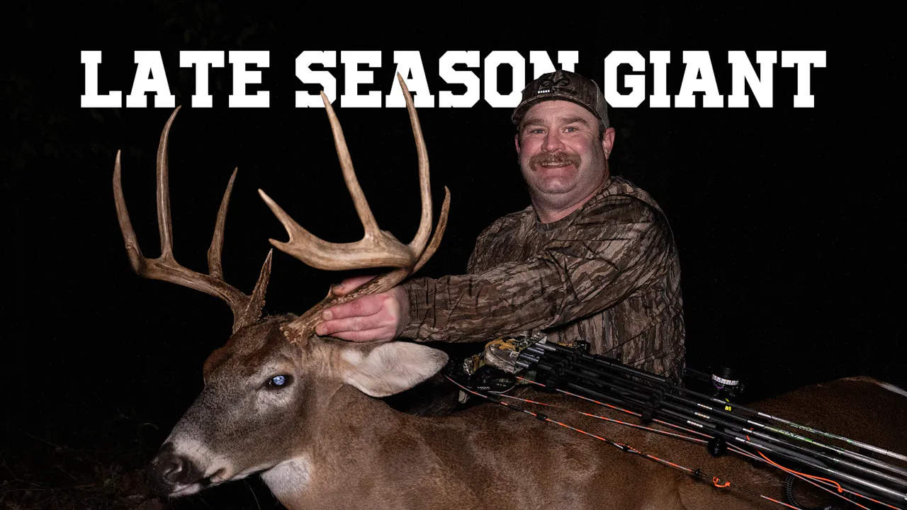 BOWHUNTING Georgia GIANT BUCKS | Late RUT Hunting | Realtree Road Trips ...