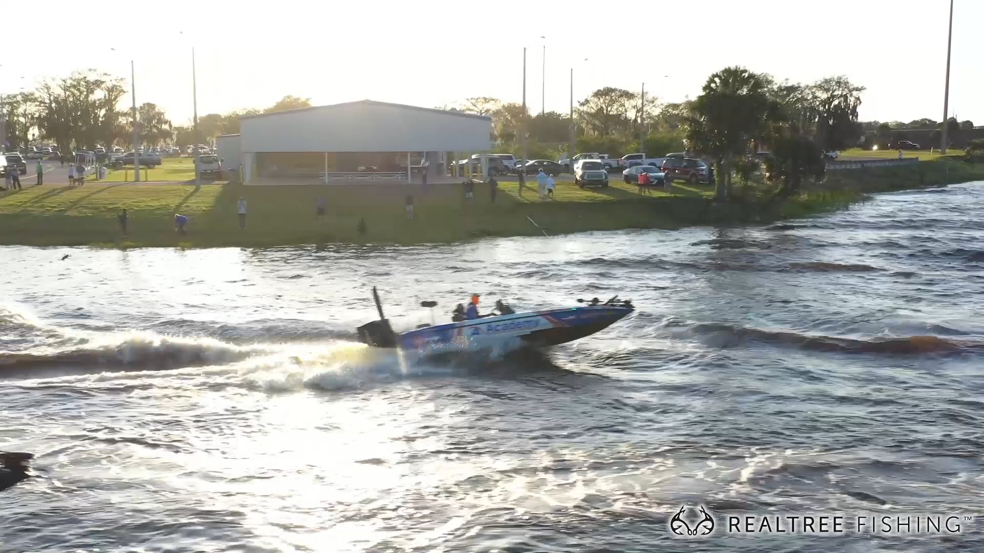 Jacob Wheeler Fishes Lake Okeechobee | A Bunch of Huge Bass | Realtree Fishing