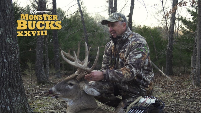 David Blanton's Monster Missouri Monarch with a Bow | Realtree's Monster Bucks