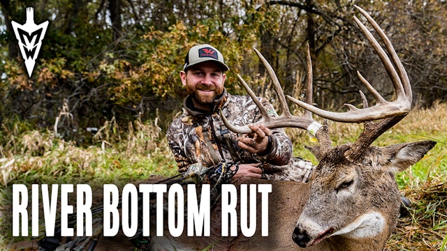 11-11-19: River Bottom Bucks, Hunting in the Snow | Midwest Whitetail