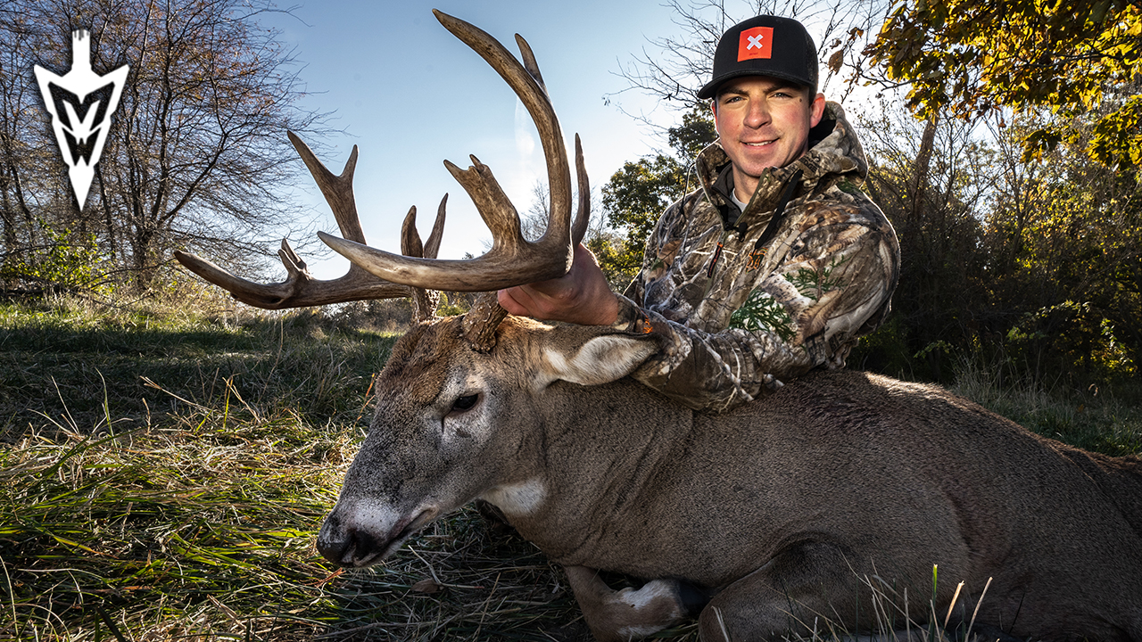 Giant Bodied Iowa Bruiser, Pre-Rut Ramp Up | Midwest Whitetail