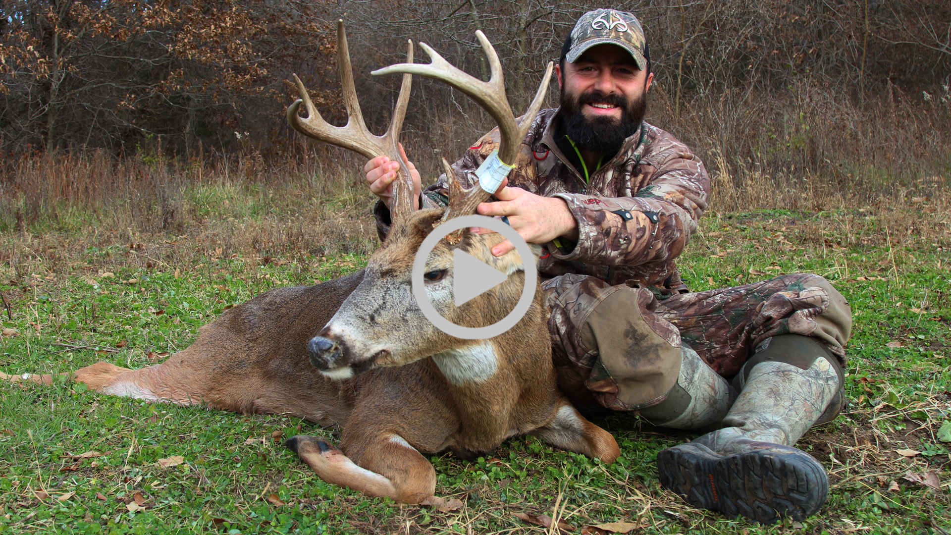 12-4-17: Amazing Story of a Legendary Buck | Midwest Whitetail