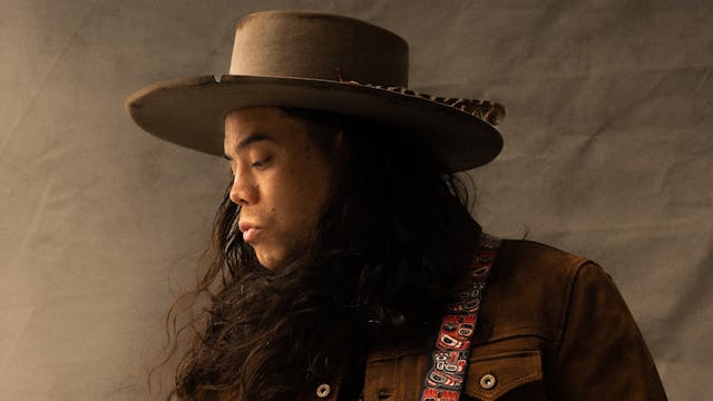 Red Talk with singer / songwriter Log...