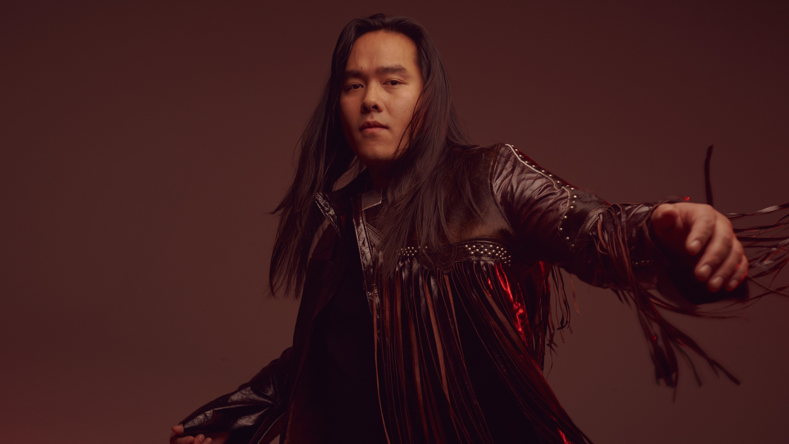 Red Talk with singer / songwriter Aysanabee 