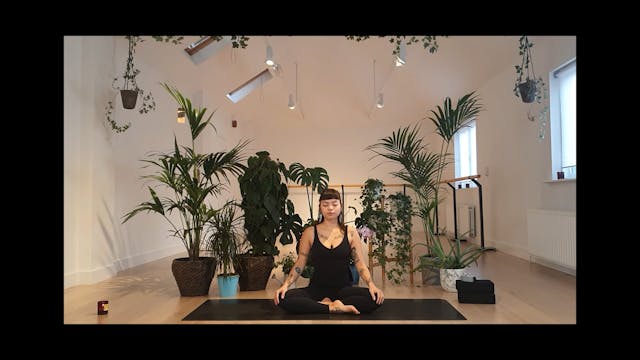 Dani - Spinal Mobility Flow