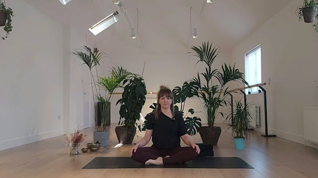 Aine - Jivamukti Yoga