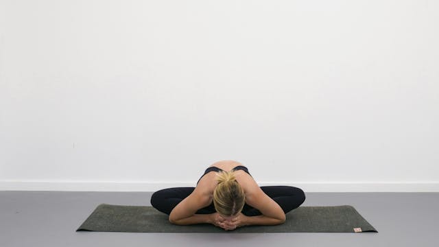 Butterfly pose - Yogipedia