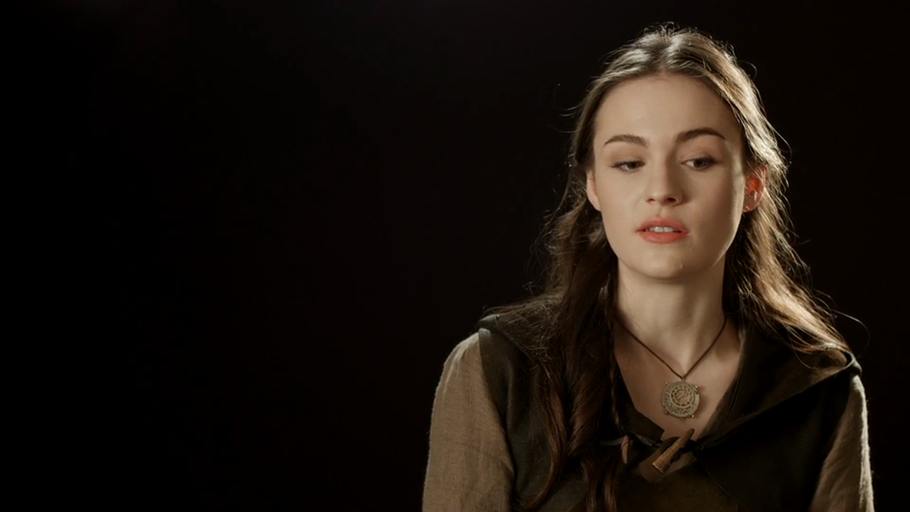 Sophie Skelton (Ren): Who is your character?