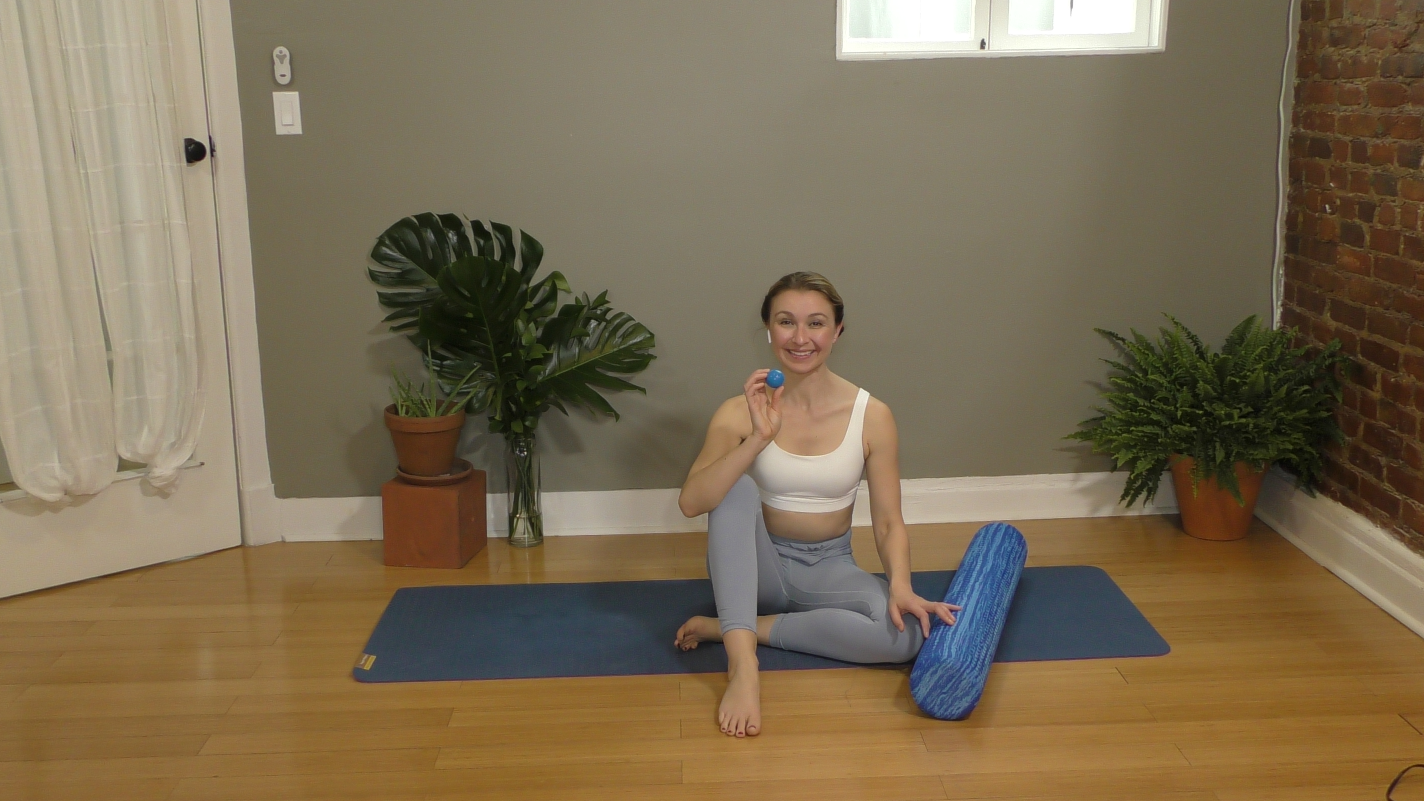 Roll + Restore : Hip, Foot + Pelvic Release : 15 min.