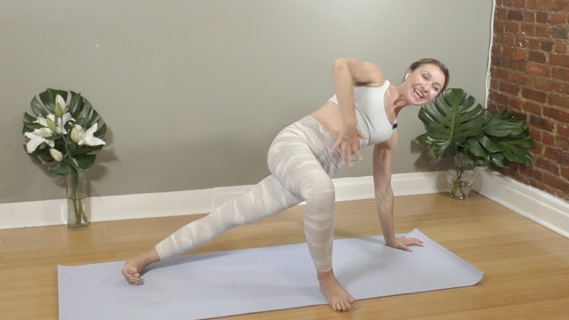 Lunchtime Yoga Flow : 21 Min.