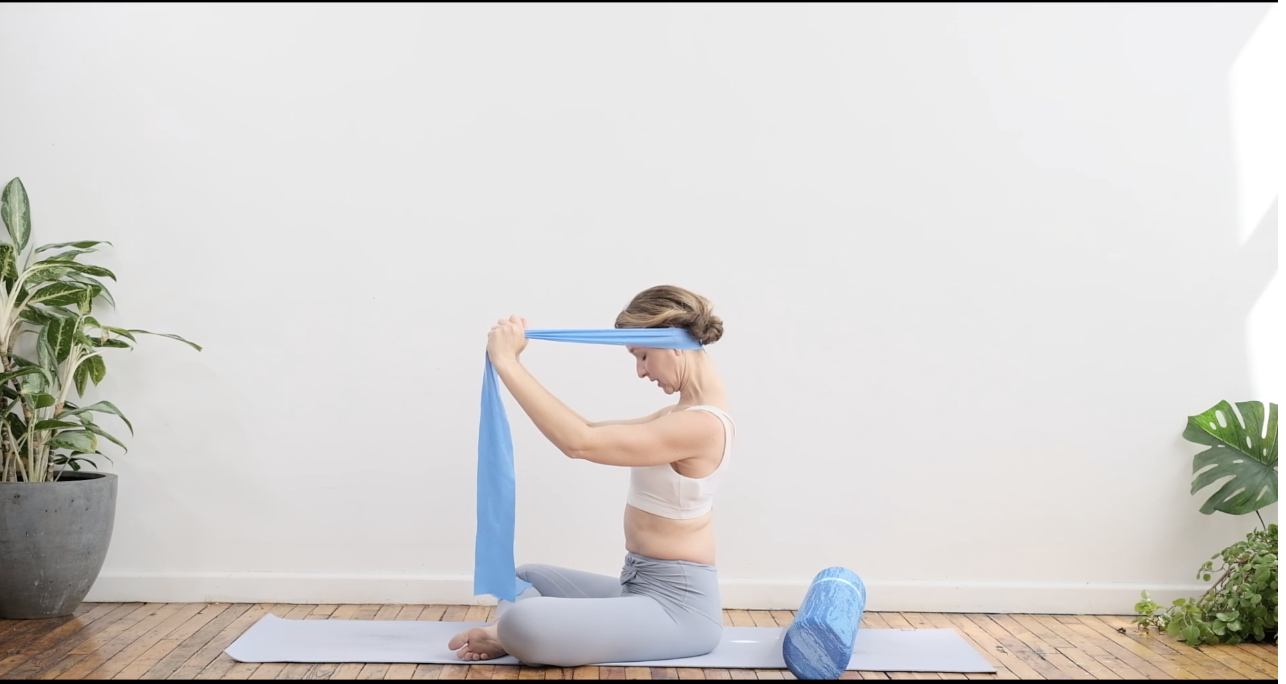 Day 7 : Roll + Restore for neck, shoulder + back  :  15 Min.