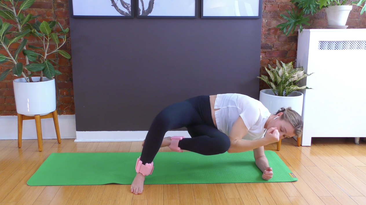 Abs + Glutes w/ Weights : 16 Min.