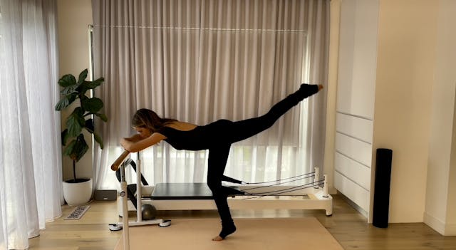 26 Minute Streamlined Barre - Targeti...