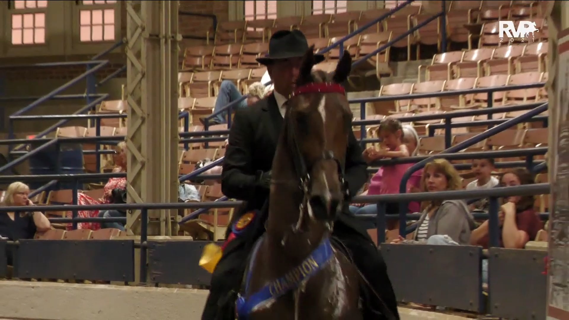 MW21 - Class 200 - Grande Girl and James Lowry, up