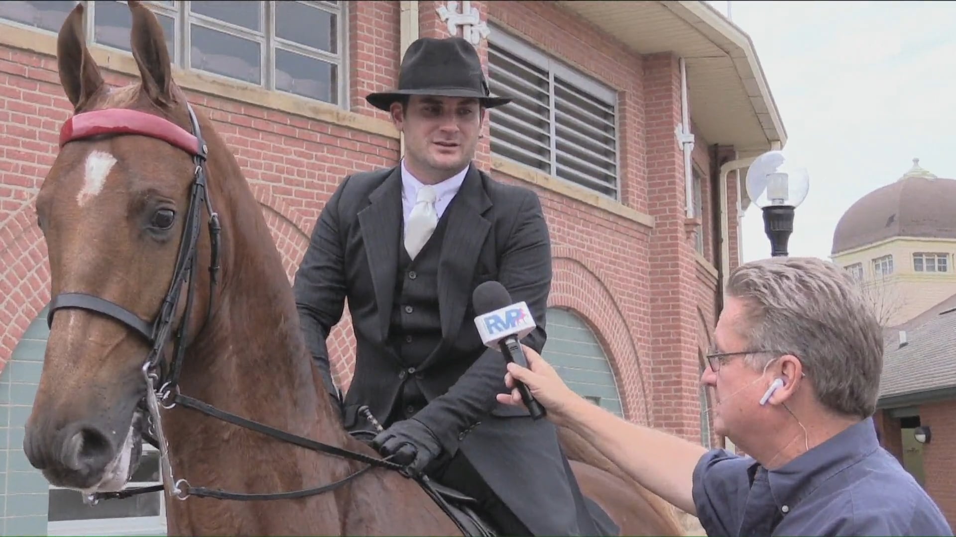 MW18-  Class 113 - Reedann's Royal Gossip