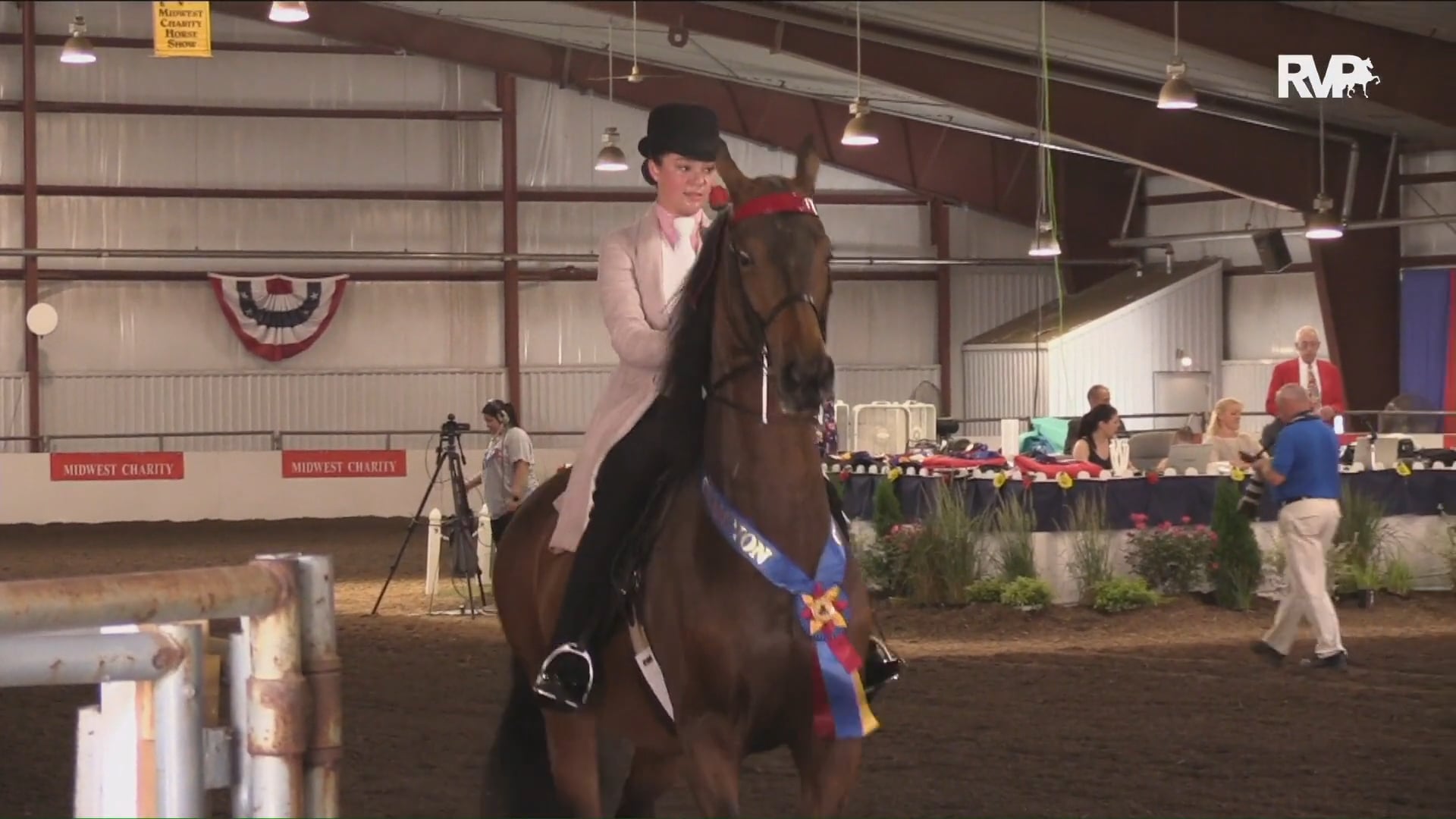 MW18-  Class 165 - Abigail Van Buren Championship