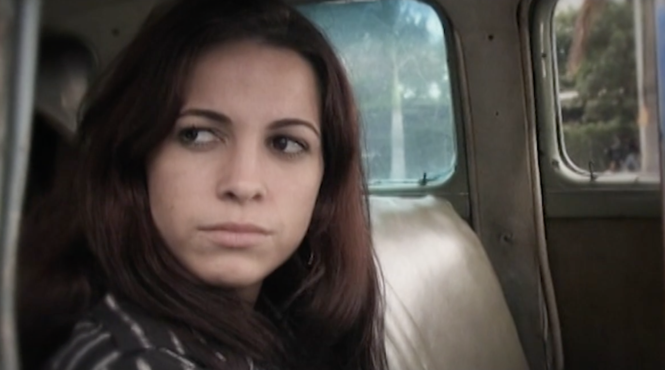 Los aretes que le faltan a la luna