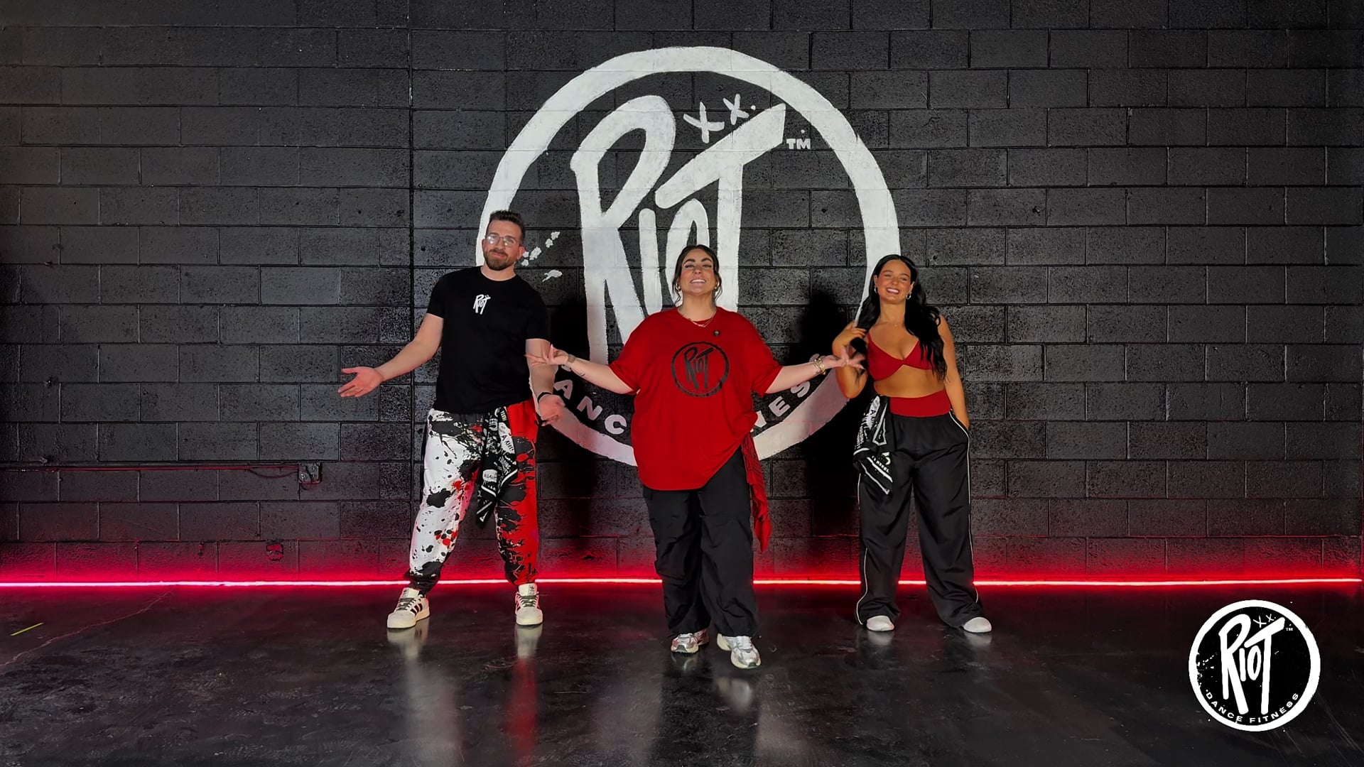 YIPPEE-KI-YAY. (Feat T-pain)- Kesha