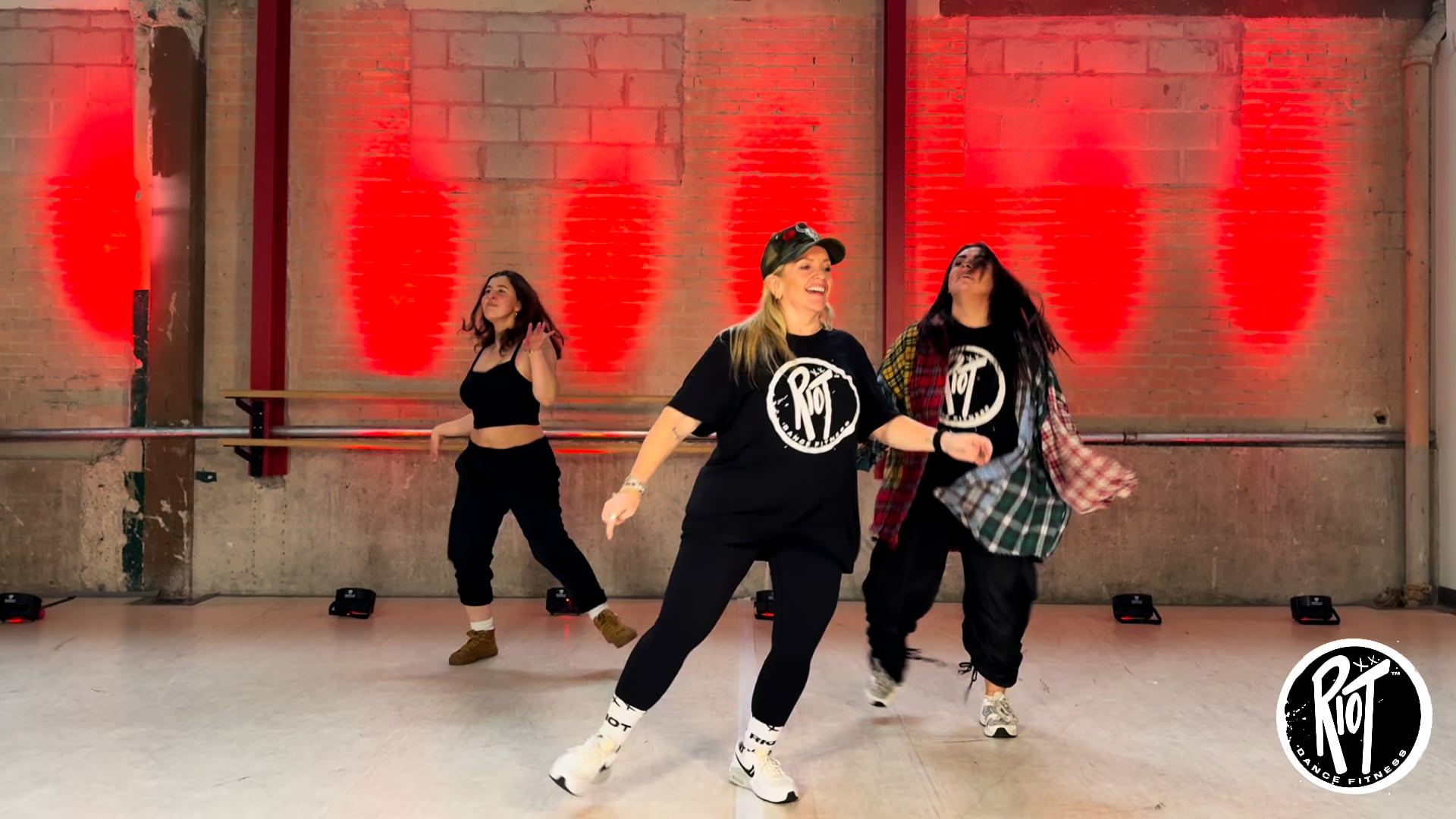 WHATCHU KNO ABOUT ME (feat. Sexyy Red)- GLORILLA 