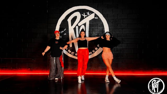 Whip It! (feat. Chloe Angelides)- Lun...