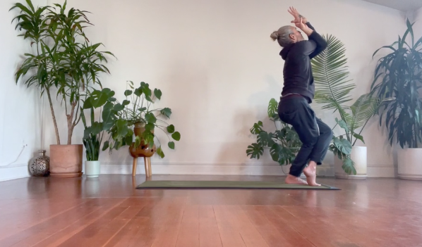 CHAD SHORT+SWEET - EAGLE POSE