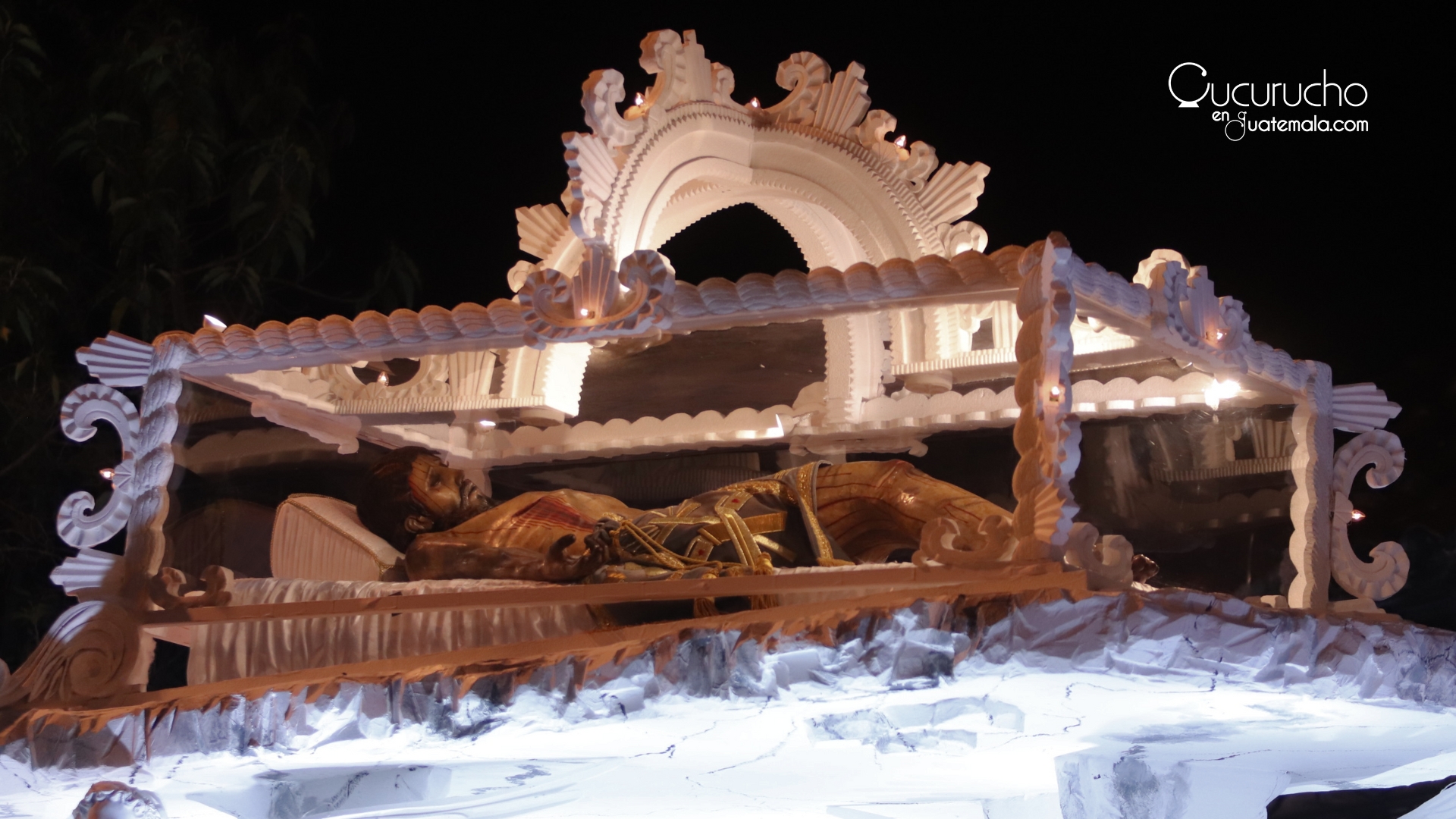 Viernes Santo: Procesión del Señor Sepultado de la penitencia, Guatemala