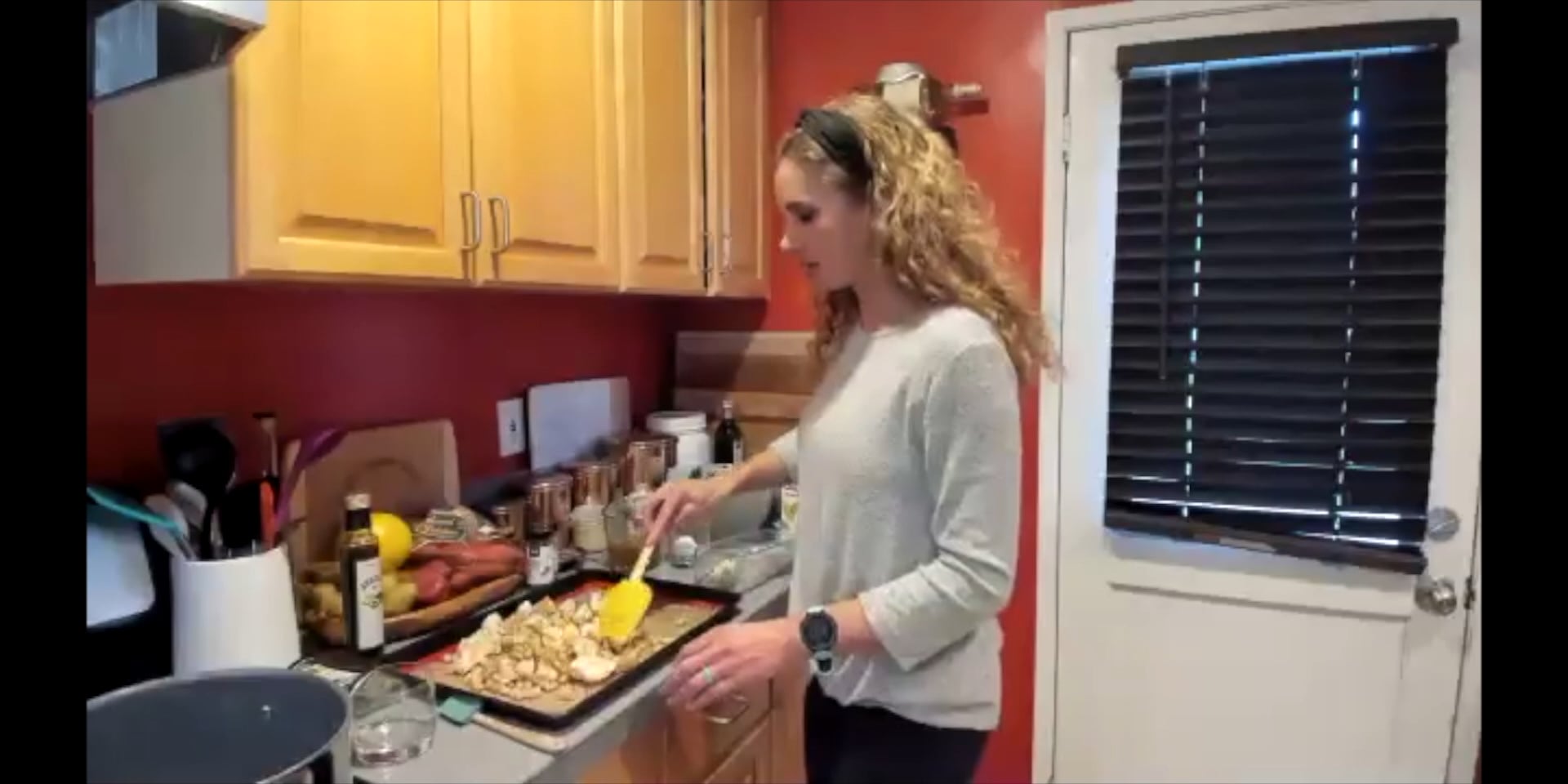 One Pot Pasta with Cauliflower, White Beans, and Kale + Magical Cookies!