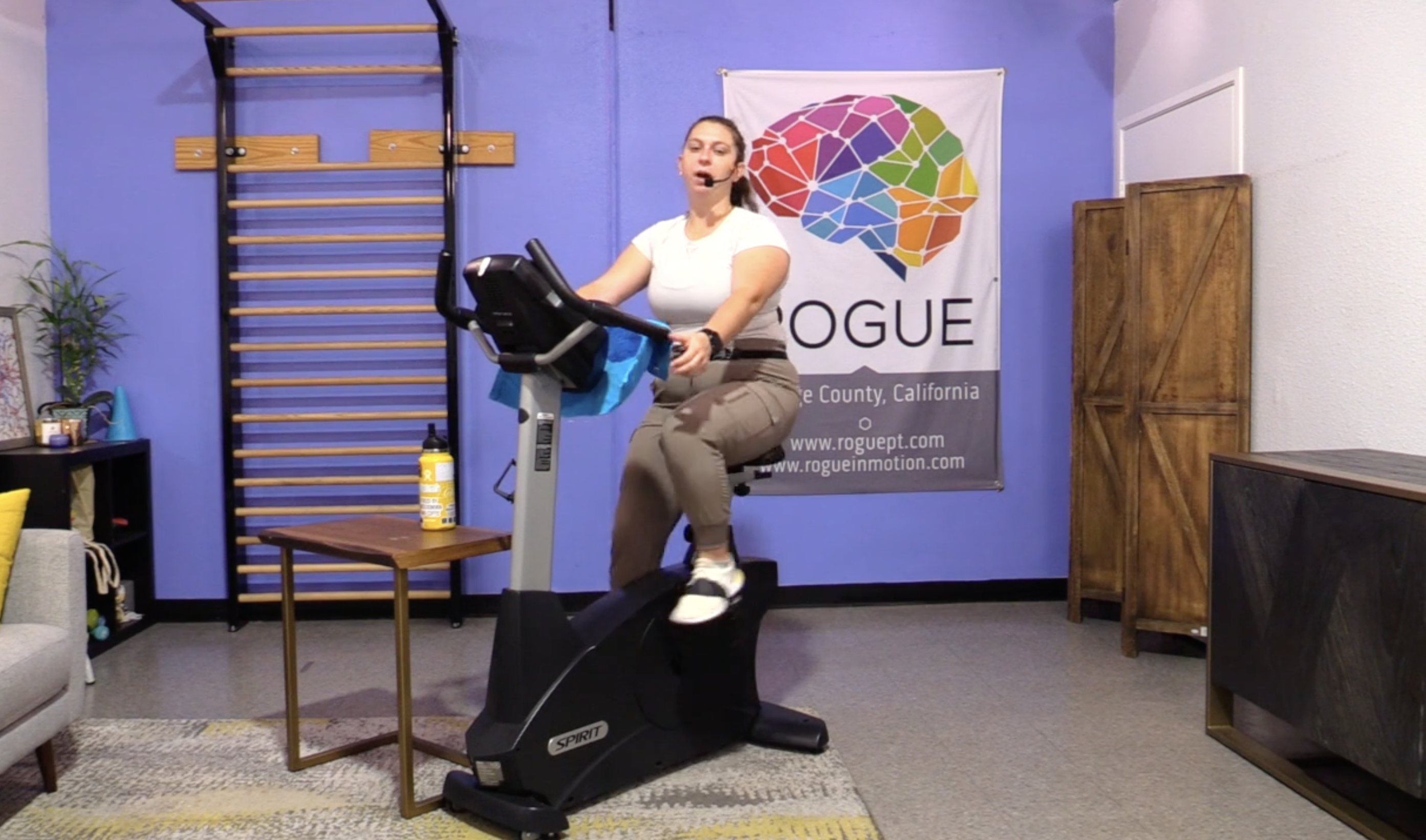 12-11-23 Cardio ~ Monday ~ 35 Minutes of Intervals with Julia!