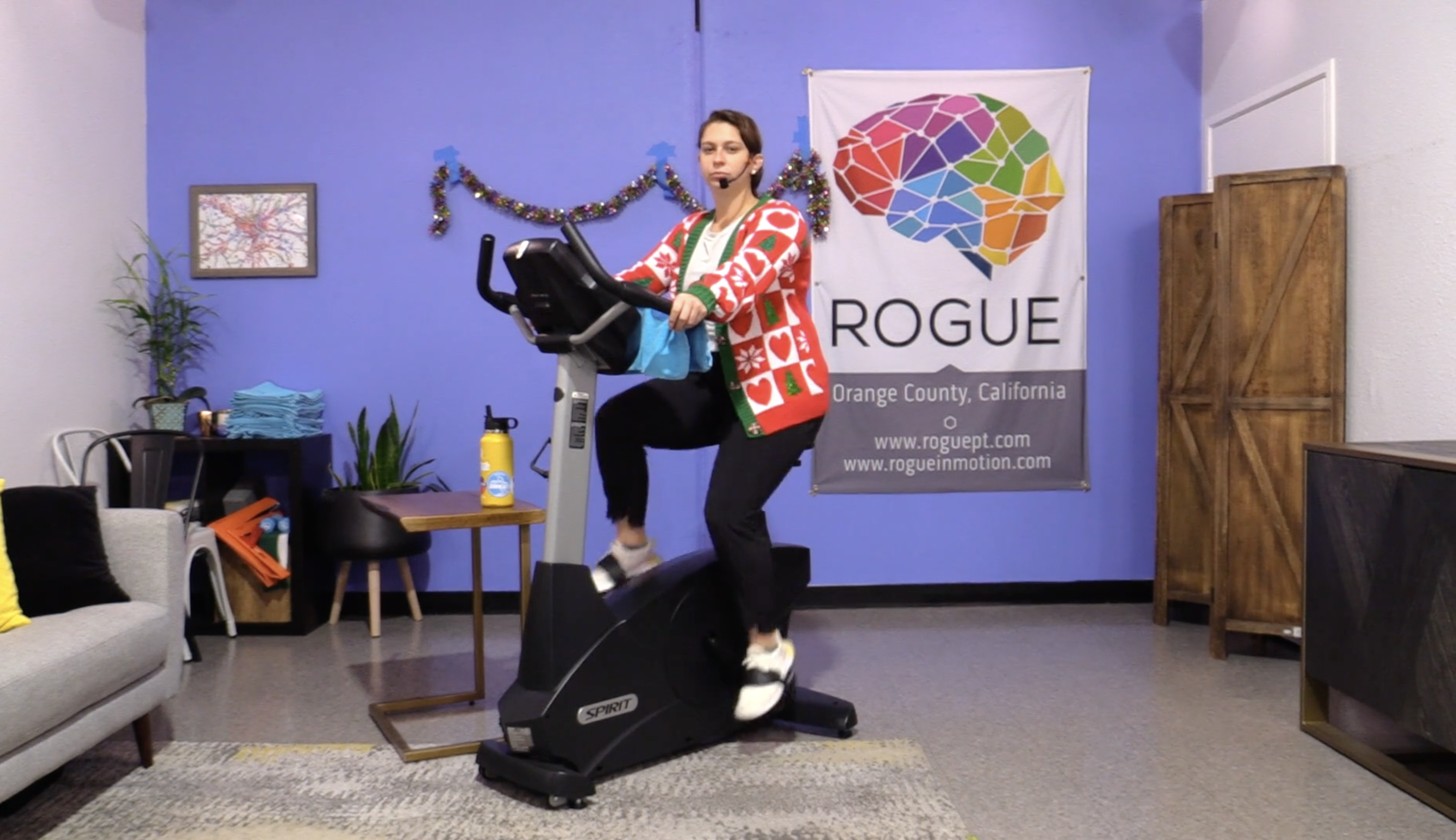 12-23-22 Cardio - Friday - 30 Minutes of Intervals with Julia!