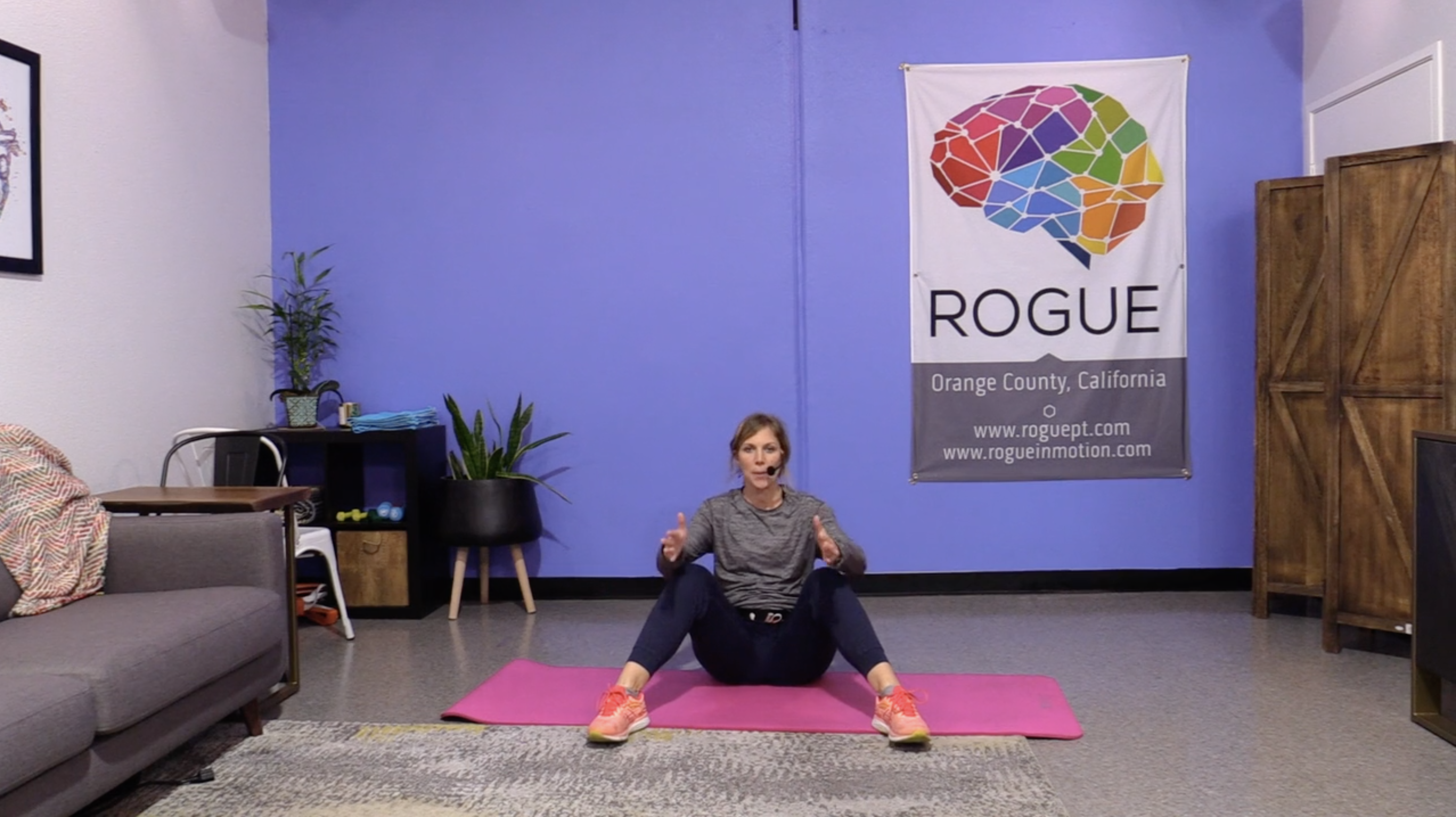 Nov + Dec 2021 - Ex of the Month - Hip Internal + External Rotation Progression!