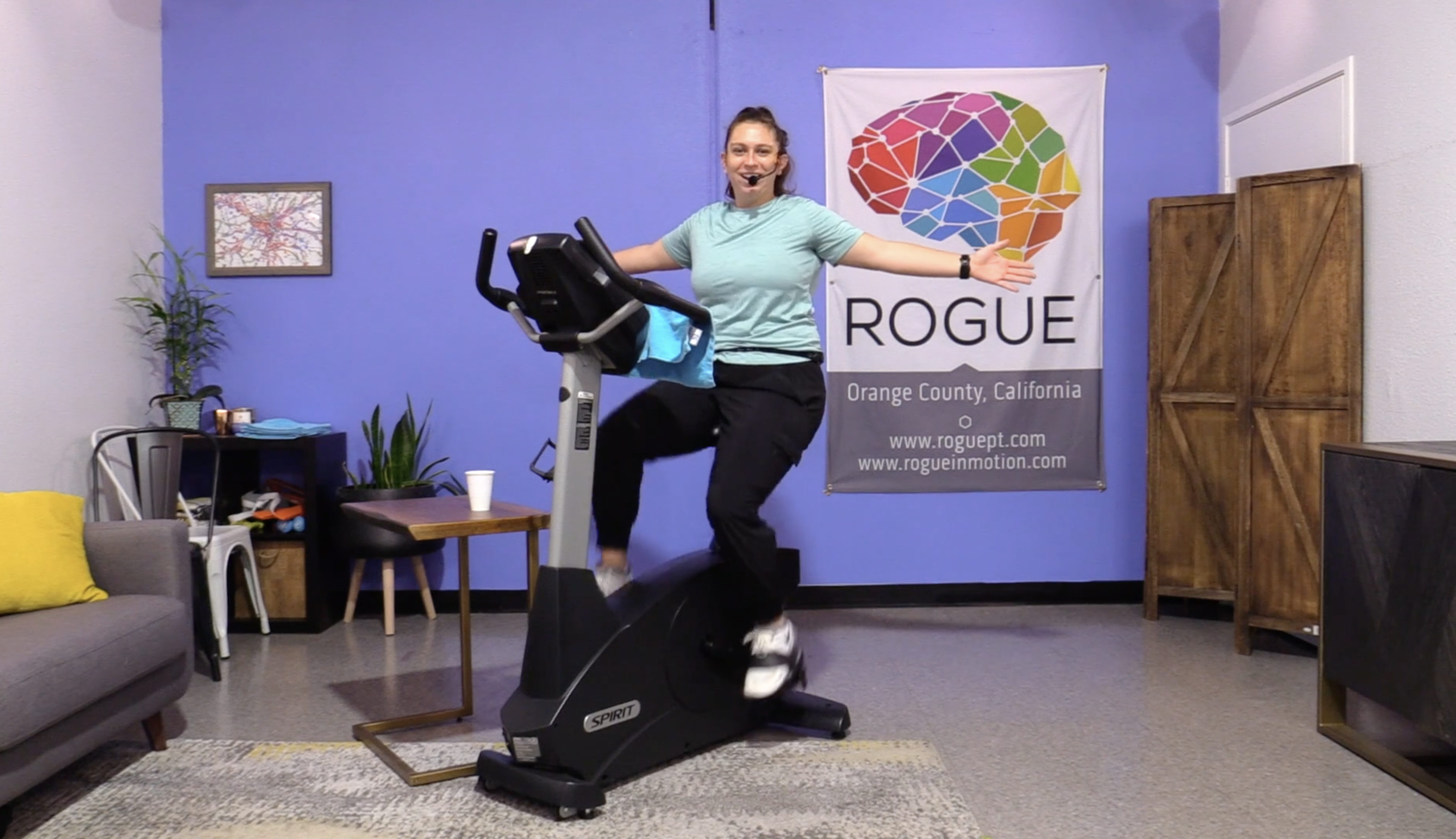 12-2-22 Cardio - Friday - 30 Minutes of Intervals with Julia!