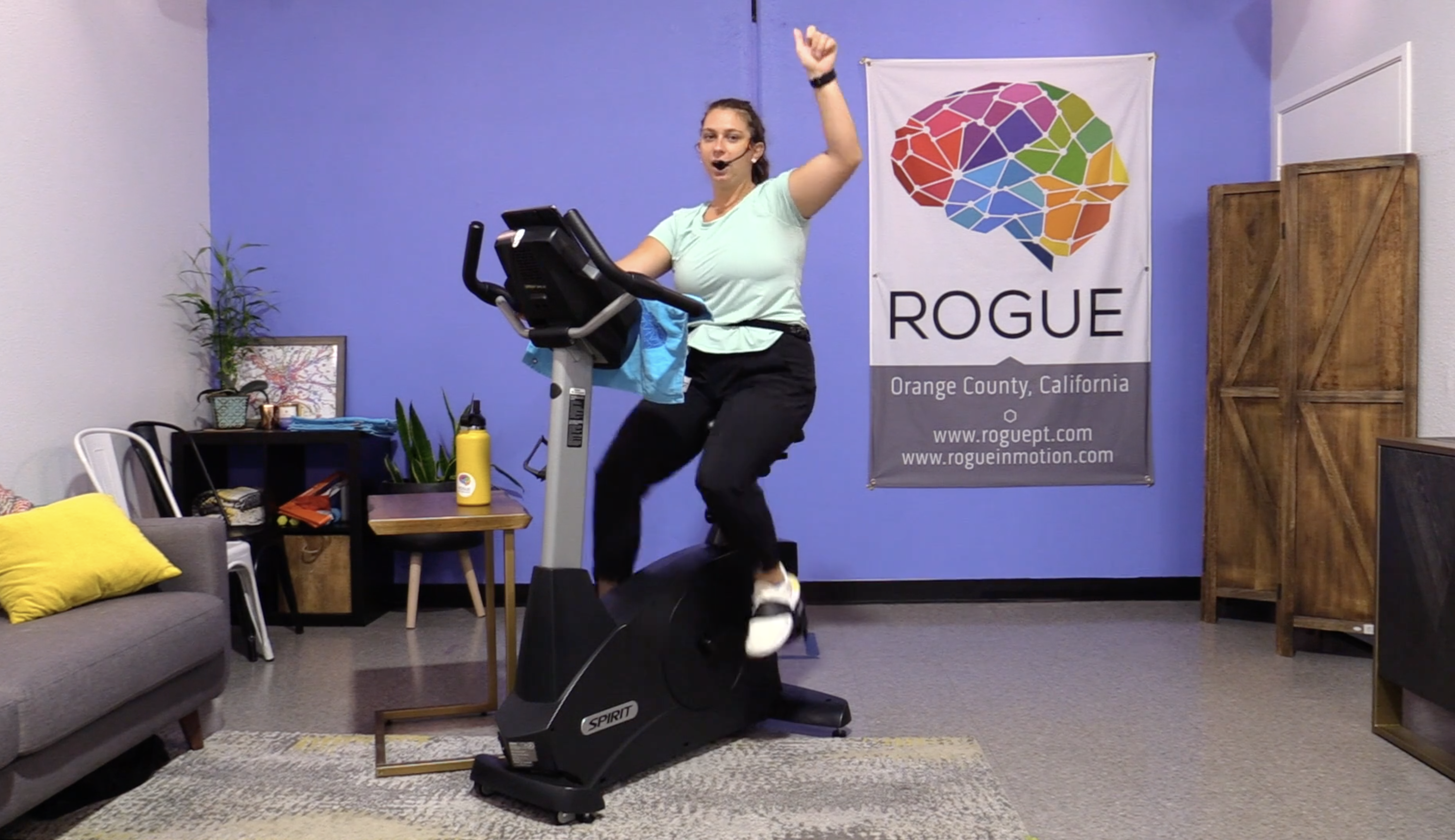 9-30-22 Cardio - Friday - 30 Minutes - Intervals with Julia!