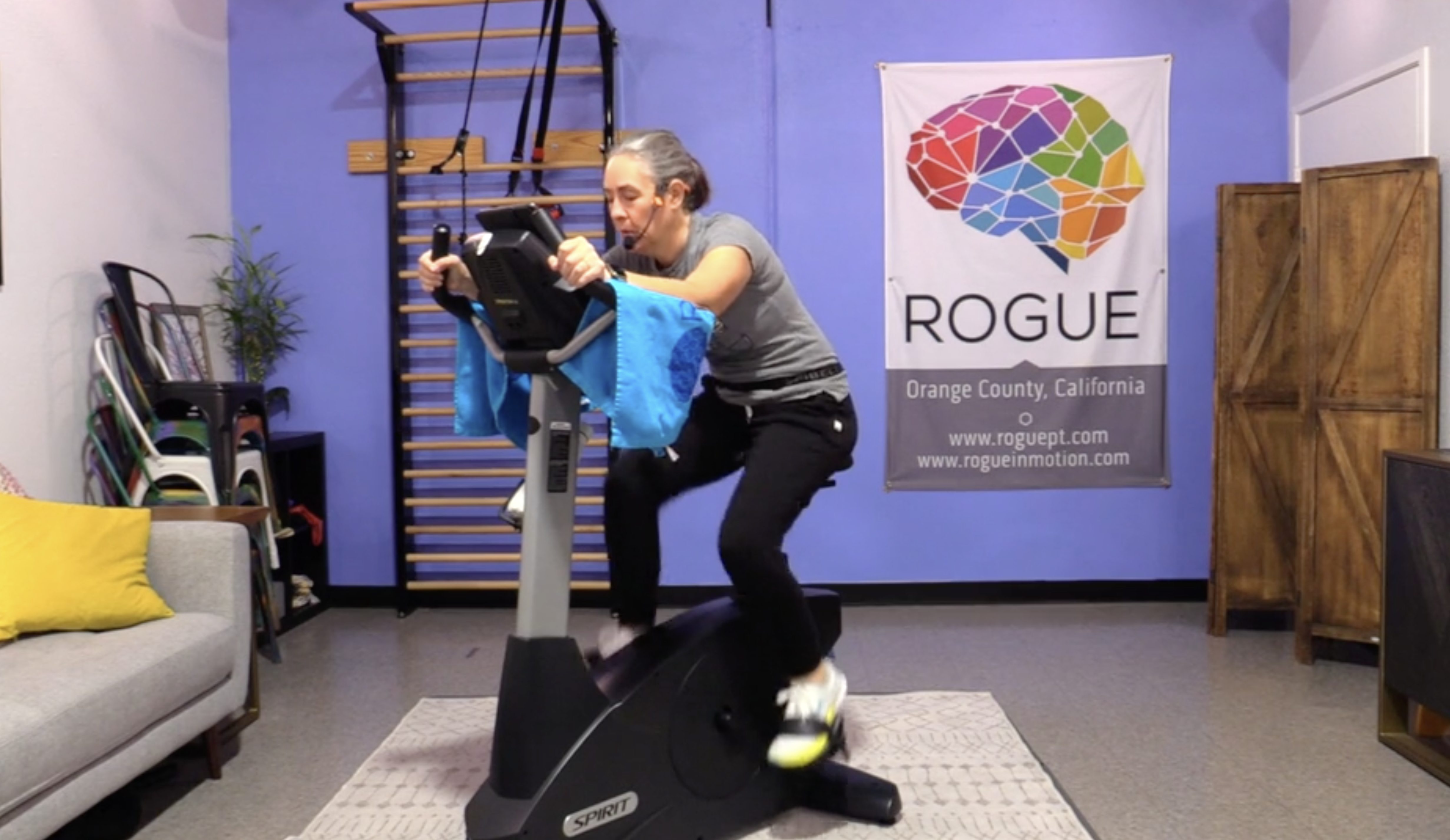 10-28-24 Cardio ~ Monday ~ 40 Minutes of Intervals with Claire (Halloween Music)