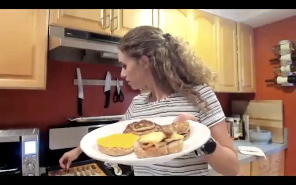 Flourless Banana Pancakes & Breakfast Sandwiches!