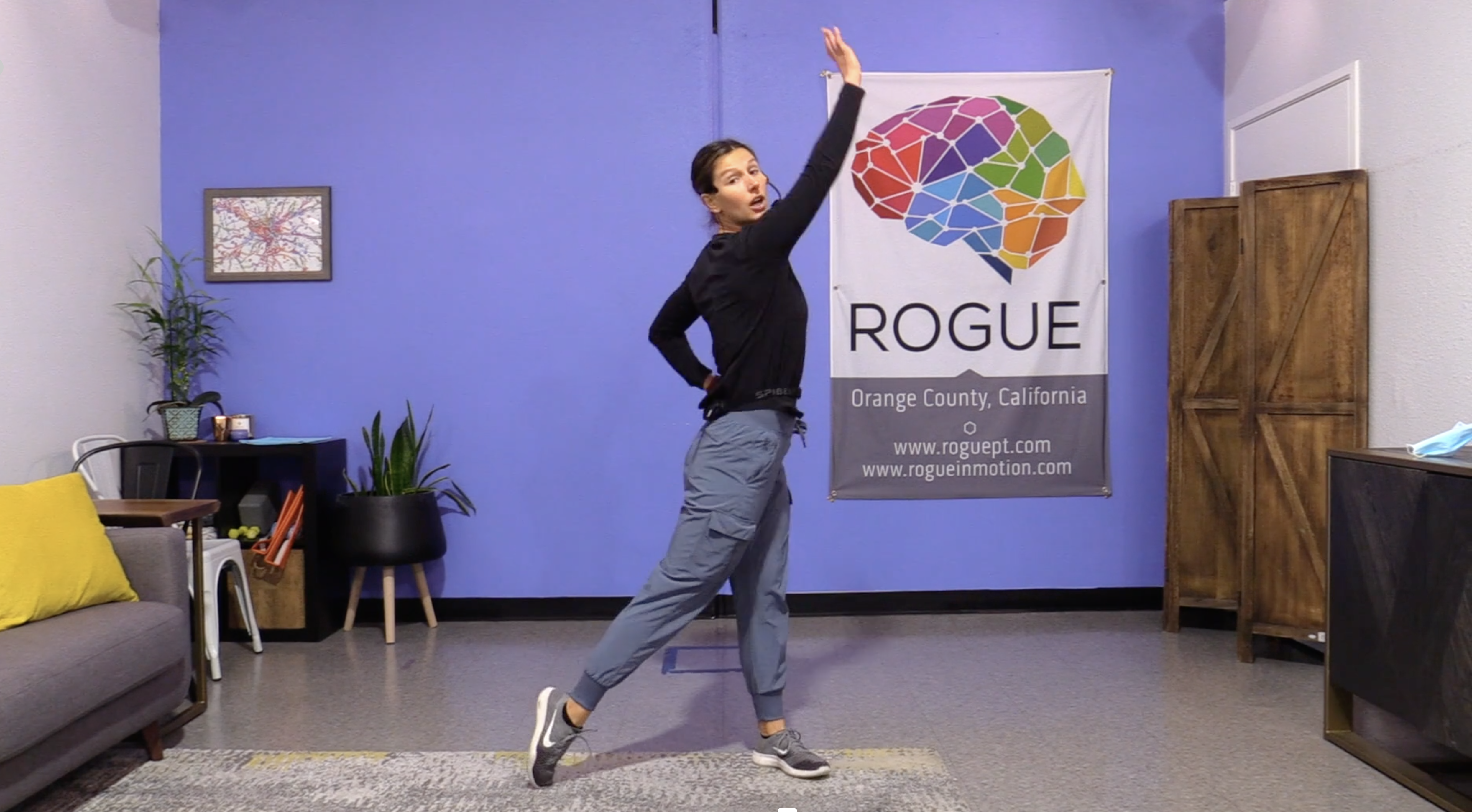 12-9-22 Dance - Friday - Holiday Songs with Leann!