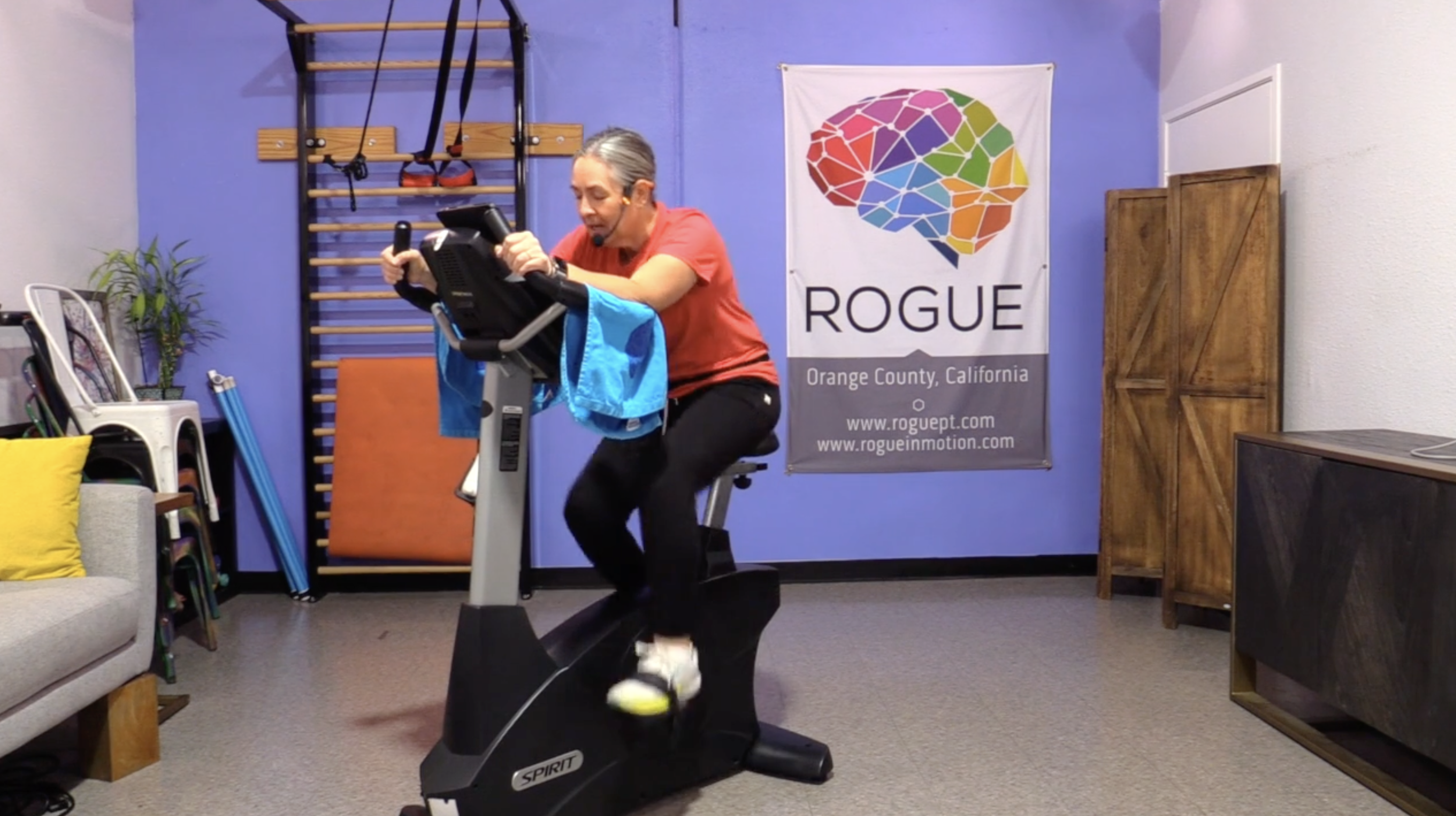 10-1-25 Cardio ~ Wednesday ~ 40 Minutes of Intrvals with Claire!