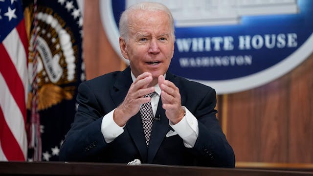 Biden talks "Bidemomics" in Chicago