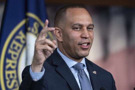 House Dem leader Hakeem Jeffries gives weekly press conference