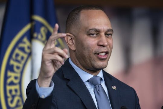 House Dem leader Hakeem Jeffries give...