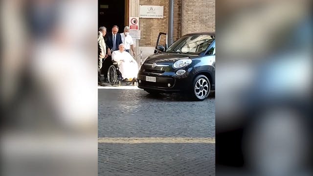 El Papa Francisco nombra médico perso...