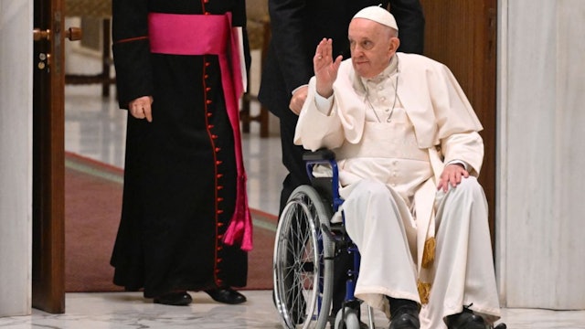 Francisco cancela su viaje a la cumbre del clima por sus problemas de salud