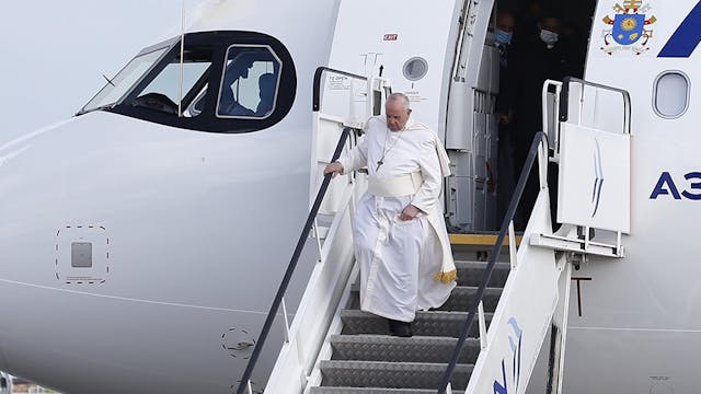 Pope Francis says he wants to visit M...
