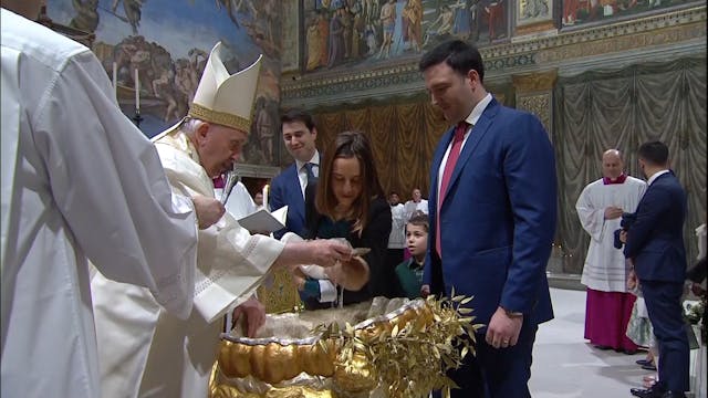 Pope baptizes 13 children in Sistine ...