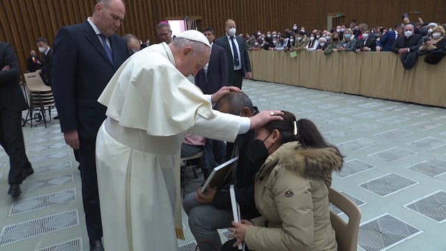 Pope Francis consoles parents who lost two daughters in car accident