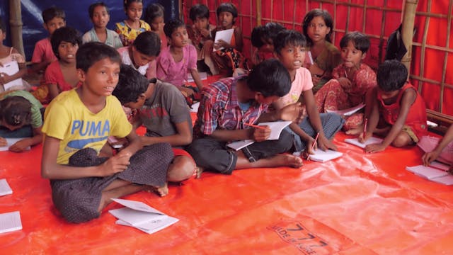 300.000 niños rohingyas van a la escu...