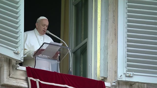Angelus. Pope Francis remembers 150 m...