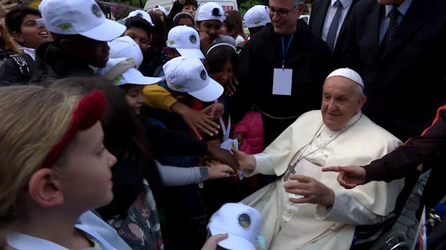 Pope Francis goes to the train statio...